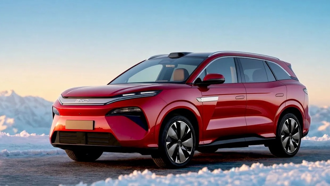 BYD Atto 8: 764 силы и зарядка за девять минут