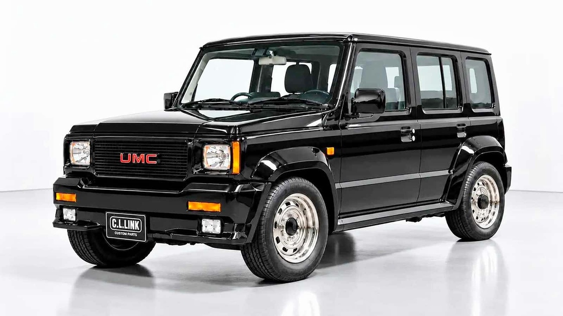 Suzuki Jimny в стиле GMC Typhoon: квадратные фары и занижение